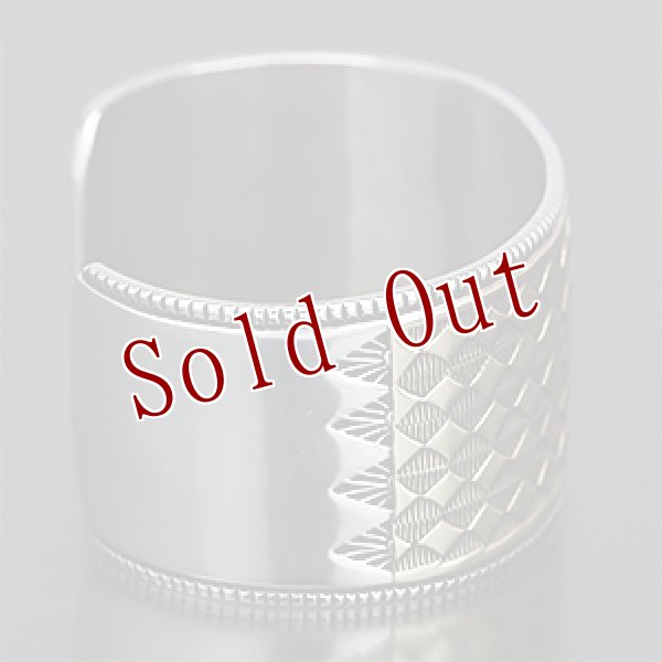 画像2: ナバホ族 Bruce Morgan 14K スタンプワーク 1 1/4 バングル (2)