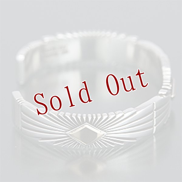 画像2: ナバホ族 Pat Bedonie 14Kダイヤ 3サンバースト 3/8 バングル (2)