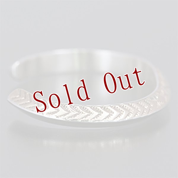 画像2: ナバホ族 Bruce Morgan #2トライアングルワイヤー 14K/シルバー バングル レディース S (2)