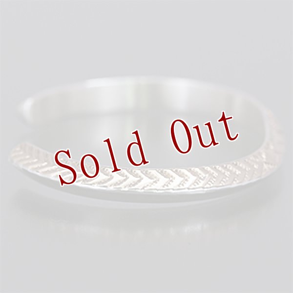 画像2: ナバホ族 Bruce Morgan #2トライアングルワイヤー 14K/シルバー バングル メンズ S/レディース L (2)