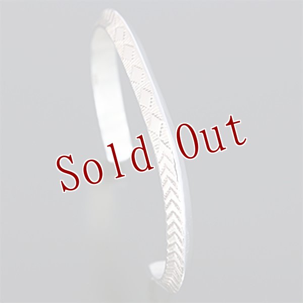 画像1: ナバホ族 Bruce Morgan #2トライアングルワイヤー 14K/シルバー バングル メンズ M (1)