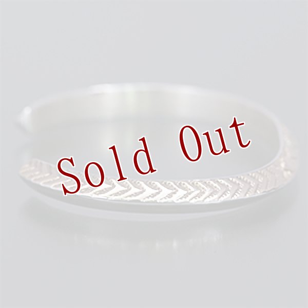 画像2: ナバホ族 Bruce Morgan #2トライアングルワイヤー 14K/シルバー バングル メンズ M (2)