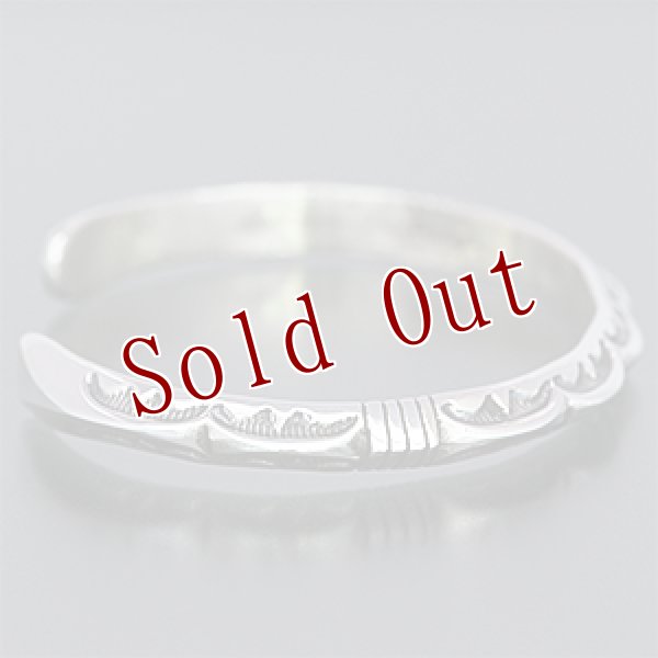 画像2: ナバホ族 Kevin Ramone トライアングルワイヤー バングル (2)