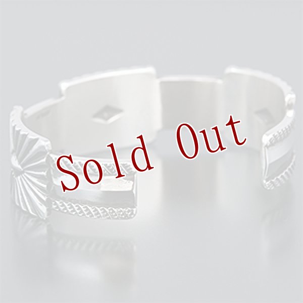 画像3: ナバホ族 Clendon Pete 3/4” サンバースト バングル (3)