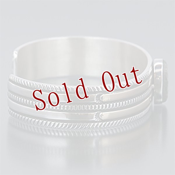 画像2: ナバホ族 Bruce Morgan 1/2" モレンシ 14K チゼル2連 バングル メンズ L (2)