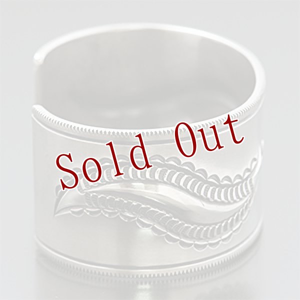 画像2: ナバホ族 Jacob D. Morgan 1 1/4” Bi-Curve リポウズ バングル 5 3/4 (2)