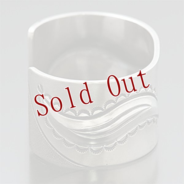 画像2: ナバホ族 Jacob D. Morgan 1 1/4” Bi-Curve リポウズ バングル 5 1/2 (2)