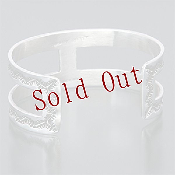 画像3: ナバホ族 Sunshine Reeves 1” カットアウト スタンプ バングル メンズ M (3)