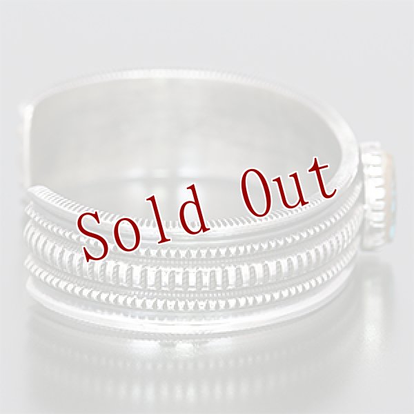 画像2: ナバホ族 Harrison Jim 5/8” パイロットマウンテン インゴットシルバー スタンプ コインエッジ  バングル (2)