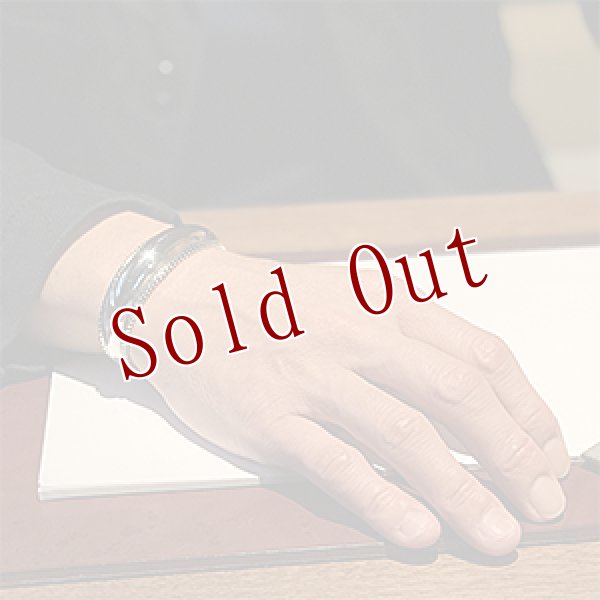 画像4: ナバホ族 Harrison Jim 3/4” インゴットシルバー リポウズ バングル メンズ M (4)