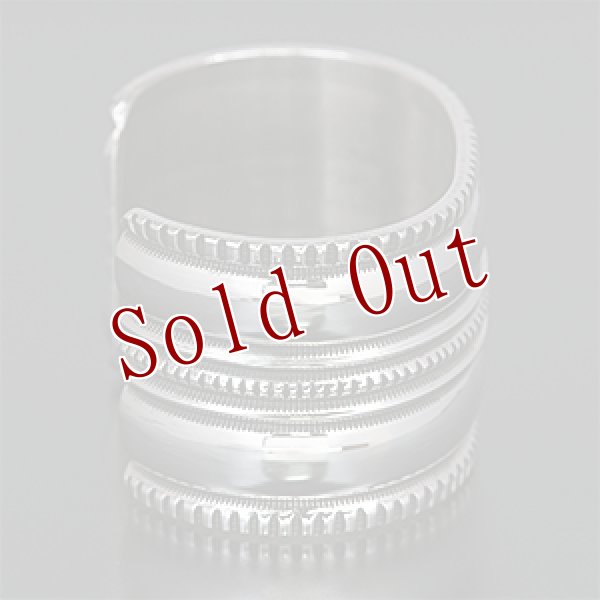 画像2: ナバホ族 Harrison Jim 2連チゼルワーク インゴットシルバー バングル レディース (2)