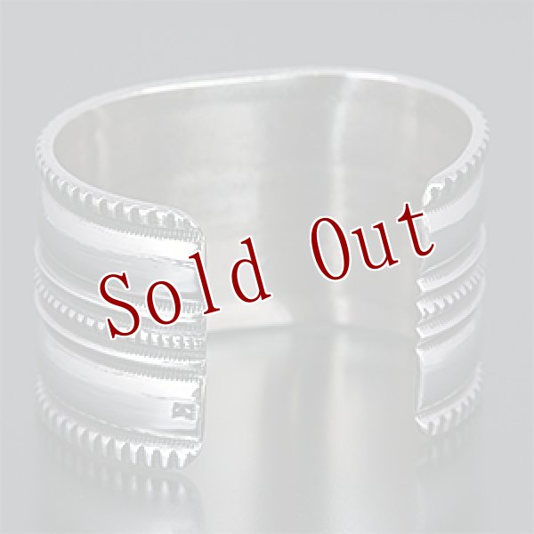 画像3: ナバホ族 Harrison Jim 2連チゼルワーク インゴットシルバー バングル レディース (3)