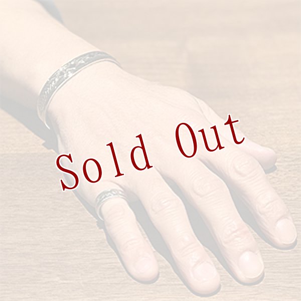 画像4: 【RIVER MAIL企画】ナバホ族 Bruce Morgan 3/8” 14K 4ダイヤ+アロー バングル (4)