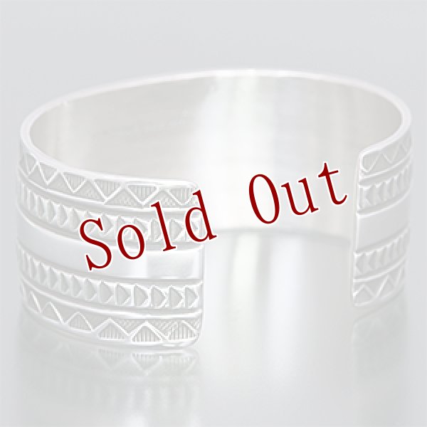 画像3: ナバホ族 Sunshine Reeves 1” スタンプ バングル メンズ M (3)