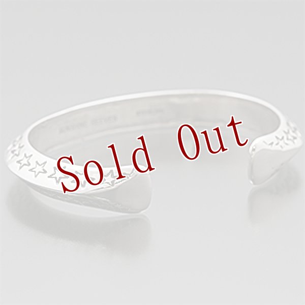 画像3: ナバホ族 Sunshine Reeves #1トライアングルワイヤー スター/Wアロー バングル メンズ L (3)