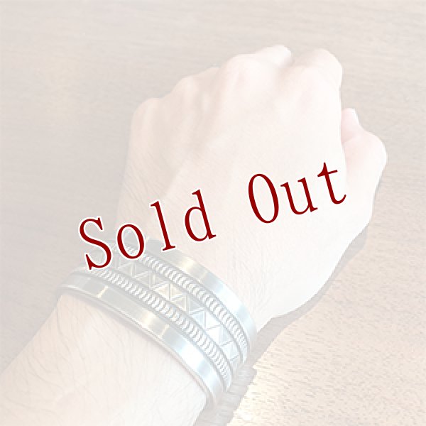 画像4: ナバホ族 Jacob D. Morgan 1” スタンプ アンティークフィニッシュ 10G バングル (4)