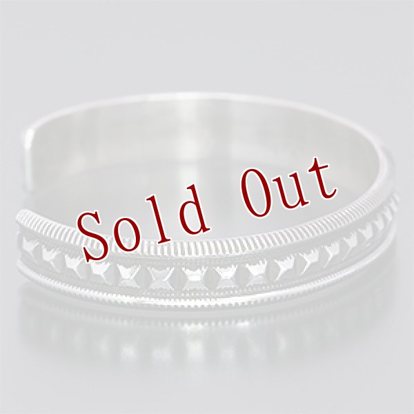 画像2: ナバホ族 Harrison Jim 3/8” スタッズスタンプ インゴットシルバー バングル (2)