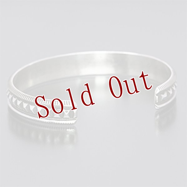 画像3: ナバホ族 Harrison Jim 3/8” スタッズスタンプ インゴットシルバー バングル (3)