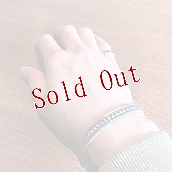 画像4: ナバホ族 Harrison Jim 3/8” スタッズスタンプ インゴットシルバー バングル (4)