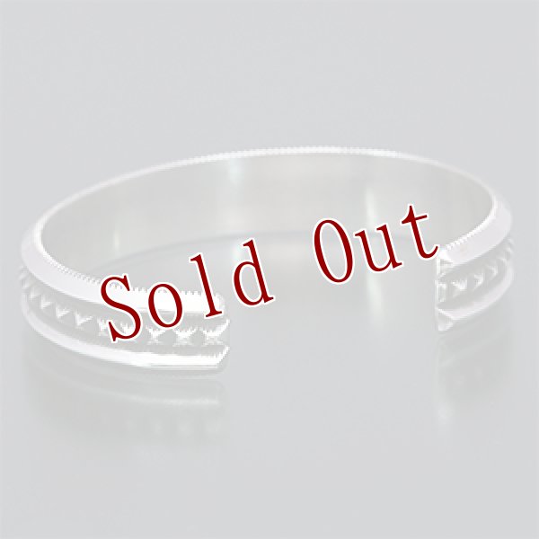 画像3: ナバホ族 Harrison Jim 1/2” スタッズスタンプ インゴットシルバー バングル (3)