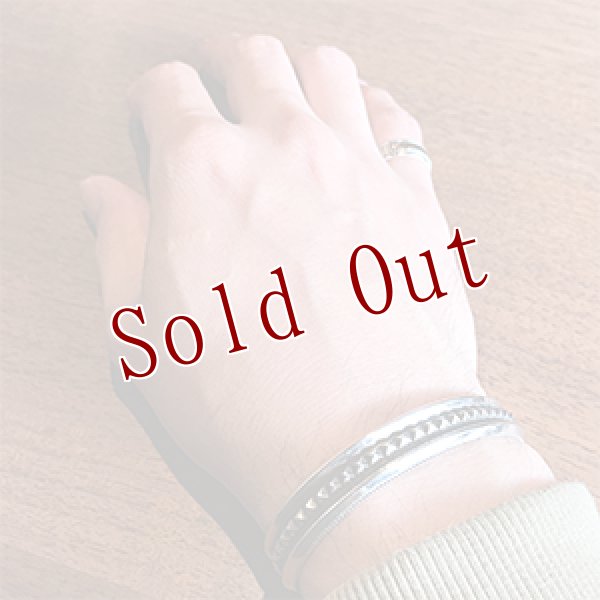 画像4: ナバホ族 Harrison Jim 1/2” スタッズスタンプ インゴットシルバー バングル (4)