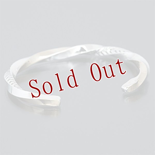 画像3: ナバホ族 Bruce Morgan #6SQ プレーン(14K)/4ダイヤ+アロー(SS) ツイステッド バングル メンズ M (3)