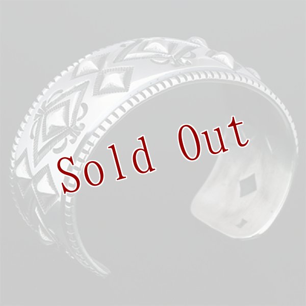 画像2: ナバホ族 Harrison Jim 1 1/8" バンプアウト インゴットシルバー バングル (2)