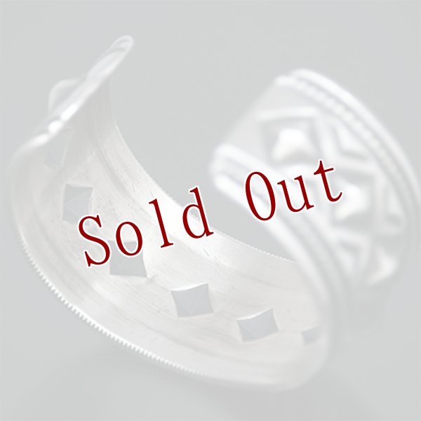 画像5: ナバホ族 Harrison Jim 1 1/8" バンプアウト インゴットシルバー バングル (5)