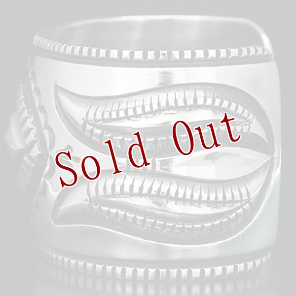 画像2: ナバホ族 Harrison Jim 1 5/8" リポウズ インゴットシルバー バングル (2)