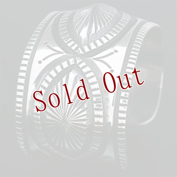 画像6: ナバホ族 Harrison Jim 1 1/2" リポウズ インゴットシルバー バングル (6)