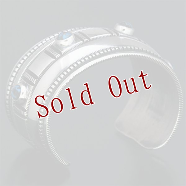 画像5: ナバホ族 Harrison Jim 1 1/2" キングマン インゴットシルバー コインエッジ バングル (5)