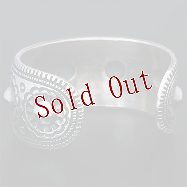 画像3: ナバホ族 Harrison Jim 1 1/8" バンプアウト インゴットシルバー バングル (3)