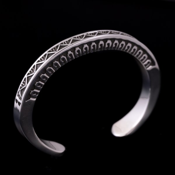 画像2: ナバホ族 Lyle Secatero #3スクエア ライトニング/フェザー バングル (2)