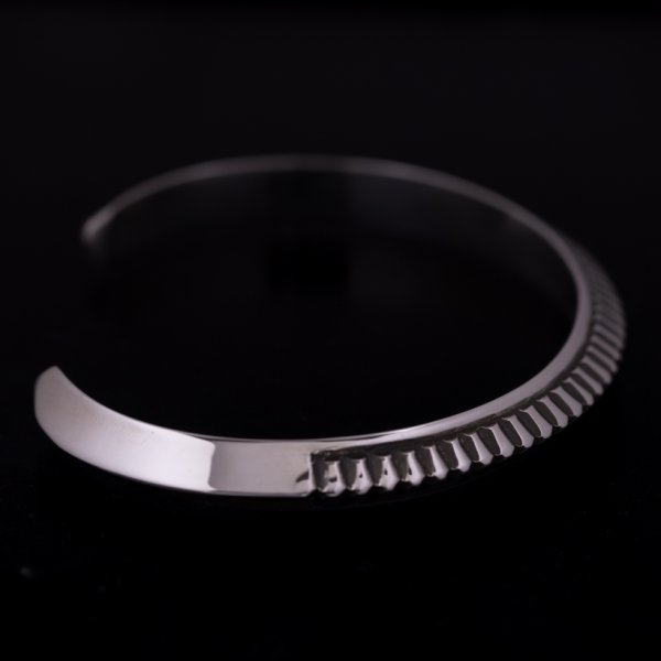 画像6: ナバホ族 Lyle Secatero #2トライアングル スタンプ バングル (6)