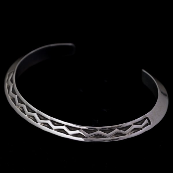 画像5: ナバホ族 Lyle Secatero #2トライアングル フェザー/ライトニング バングル (5)