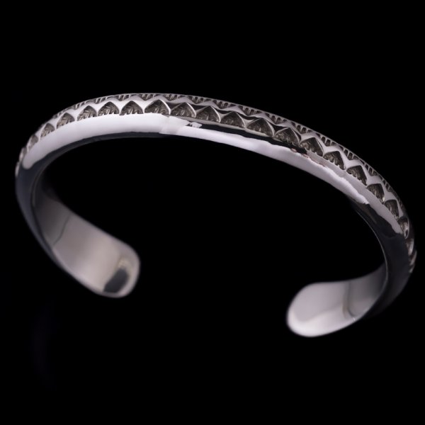 画像1: ナバホ族 Lyle Secatero #0ハーフラウンド ライトニング バングル (1)