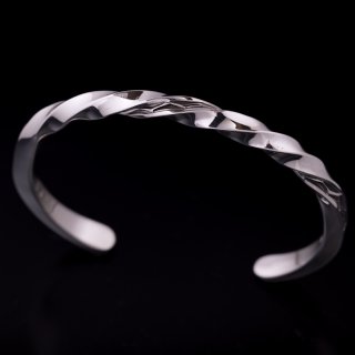 NAVAJO/ナバホ族 ホワイトバッファロー 5個付き バングル 【送料無料】