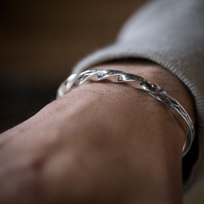 画像3: ナバホ族 Lyle Secatero #6スクエア ツイスト ライトニング バングル