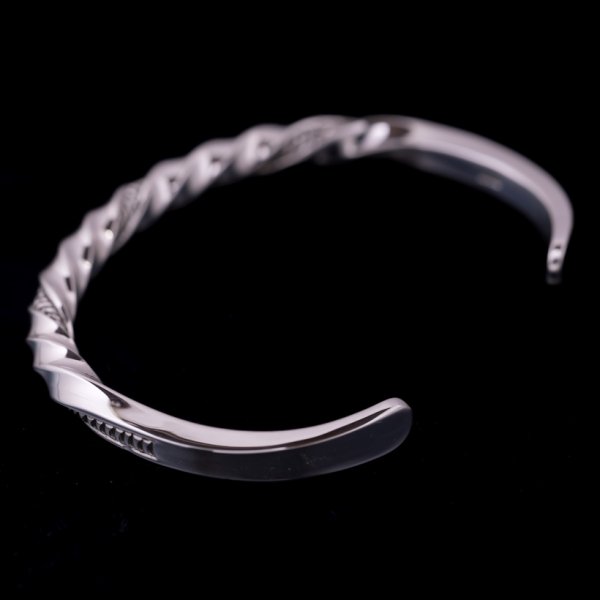 画像5: ナバホ族 Lyle Secatero #6スクエア ツイスト ウォーター バングル (5)