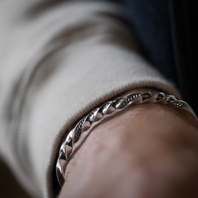 画像3: ナバホ族 Lyle Secatero #6スクエア ツイスト ウォーター バングル