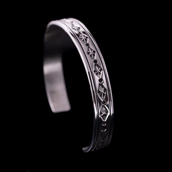 画像3: ナバホ族 Tanya Mace 3/8" スタンプ シルバー バングル (3)