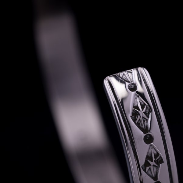 画像6: ナバホ族 Tanya Mace 3/8" スタンプ シルバー バングル (6)