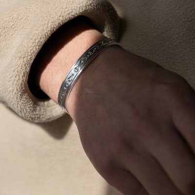 画像2: ナバホ族 Tanya Mace 3/8" スタンプ シルバー バングル