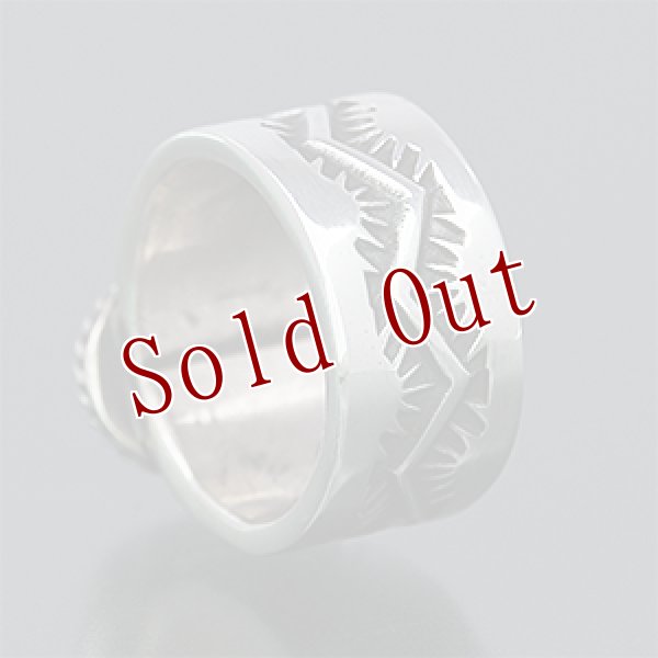 画像3: ナバホ族 Sunshine Reeves ビズビー スタンプワーク リング 10号 (3)