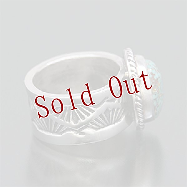 画像2: ナバホ族 Sunshine Reeves 3/8” ターコイズMt. スタンプ リング 8号 (2)