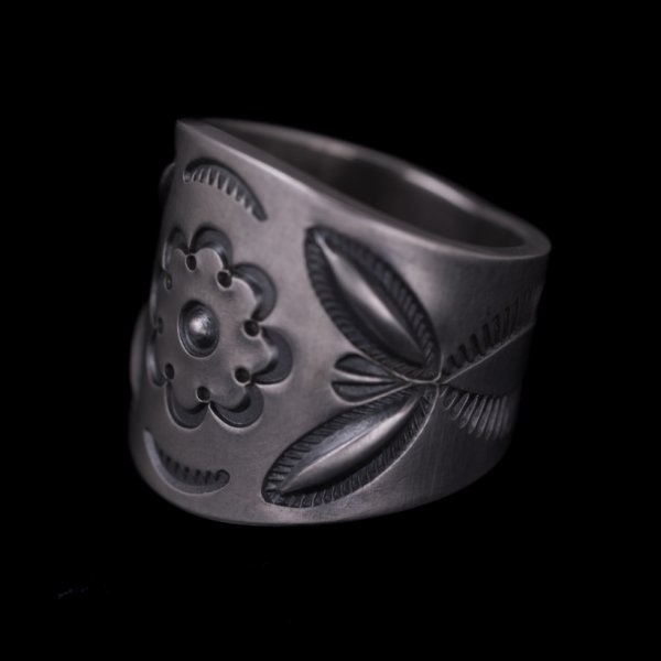 画像5: ナバホ族 Jacob D. Morgan バンプアウト/スタンプ シルバー リング 19.5号 (5)