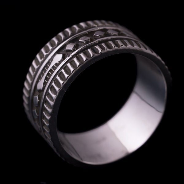 画像2: ナバホ族 Lyle Secatero 3/8" フォーディレクション クラウド/レイン リング 23号 (2)