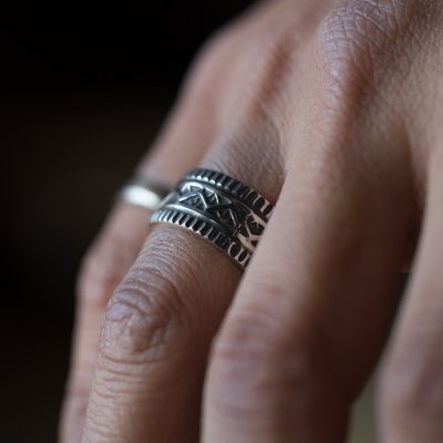 画像2: ナバホ族 Lyle Secatero 3/8" ライトニング リング 17号