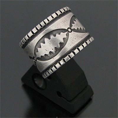 画像1: ナバホ族 Darryl Begay スタンプワーク コインシルバー リング 12.5号