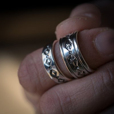 画像1: ナバホ族 Tanya Mace 1/4" SS スタンプ リング